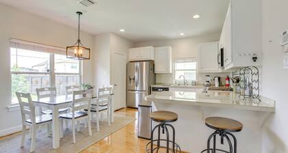 Yard + Pergola: Home 5 Mi to Dtwn Houston!