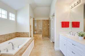 House (3 Bedrooms) | Interior - Yard + Pergola: Home 5 Mi to Dtwn Houston! (Houston)