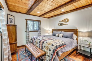 House (4 Bedrooms) | Interior - 3 Mi to Lake Arrowhead Village: Dog-friendly Cabin (Lake Arrowhead)