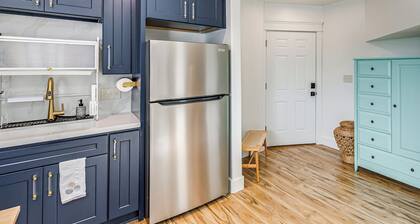 Walk to Beach: Historic Downtown Anacortes Studio