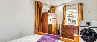 Walk to Beach: Historic Downtown Anacortes Studio