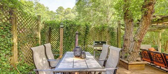Waterfront Home w/ Playground Near Degray & Caddo!