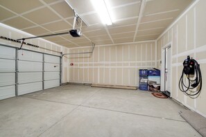 Interior - 4 Mi to San Joaquin River: Manteca Home w/ Patio! (Manteca)