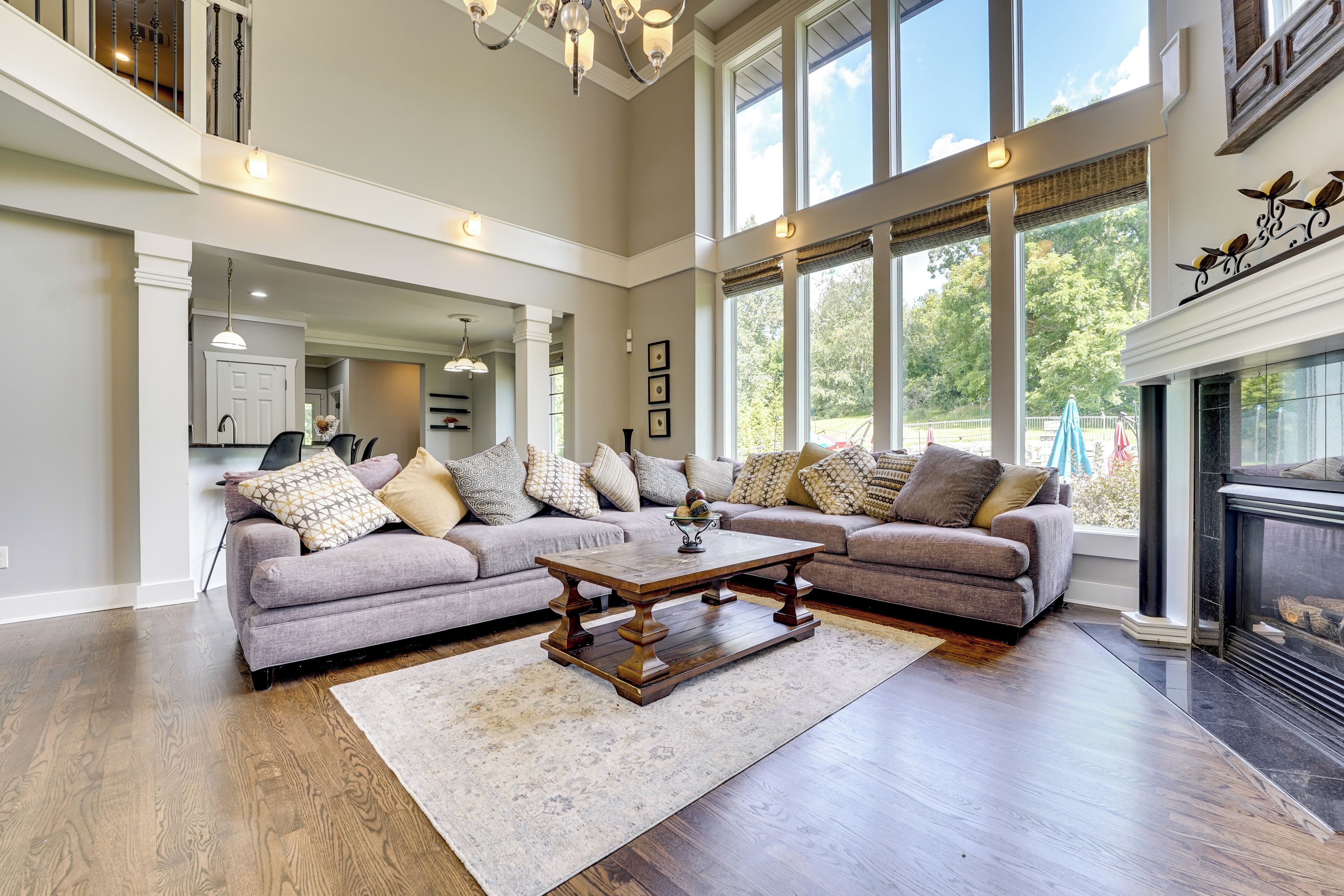 House (5 Bedrooms) | Interior