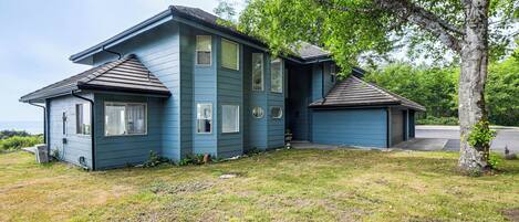 House (4 Bedrooms) | Front of property