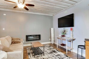 Interior - 2 Mi to Self Regional MC: Updated Apartment (Greenwood)