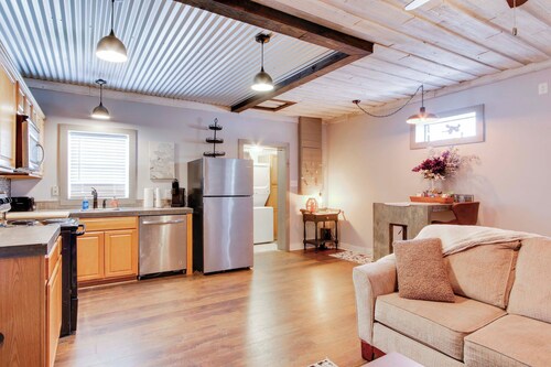 2 Mi to Self Regional MC: Updated Apartment