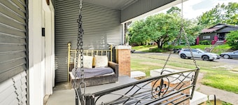 Home w/ Yard - Close to Hospitals, Dtwn Shreveport