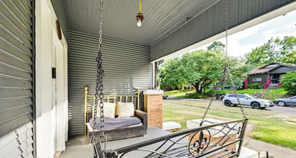 Home w/ Yard - Close to Hospitals, Dtwn Shreveport
