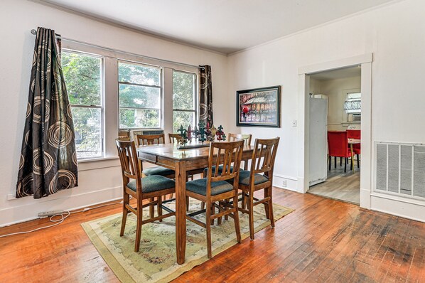 House (3 Bedrooms) | Interior - Home w/ Yard - Close to Hospitals, Dtwn Shreveport (Shreveport)