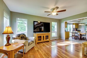 House (3 Bedrooms) | Interior