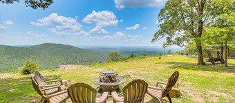 Outdoor Entertainment Area: Scenic Hot Springs Gem