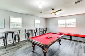 House (5 Bedrooms) | Interior - Group-friendly Home w/ Game Room in Albany! (Albany)