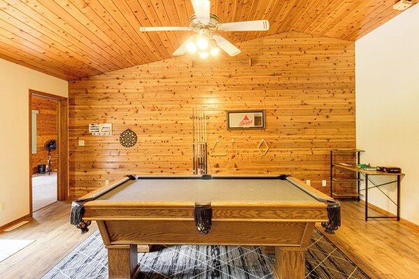 Hot Tub & 2 Recreation Rooms: Spacious Onamia Home - Minnesota