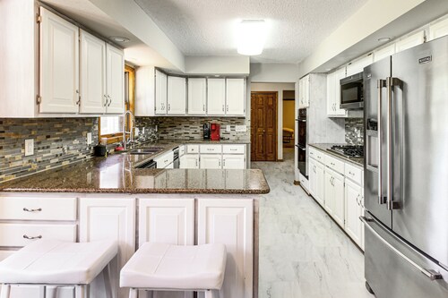 Hot Tub & 2 Recreation Rooms: Spacious Onamia Home