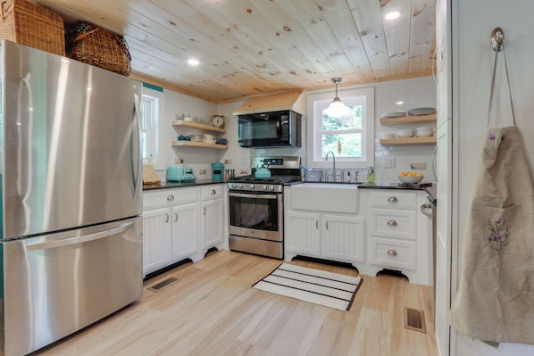 House (3 Bedrooms) | Interior