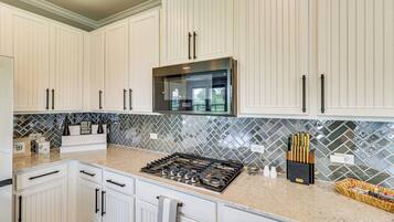 Rumah (4 Bedrooms) | Interior