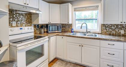 1 Block to Lake Huron: Pet-friendly Apt w/ Kayaks