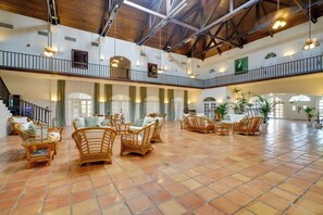 Apartment (0 Bedroom) | Interior - Access to 10,000 Islands: Resort-style Naples Gem! (Naples)