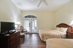 Apartment (0 Bedroom) | Interior - Dock, Pool & Tennis Courts: Naples Resort Retreat! (Naples)