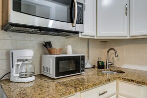 Apartment (0 Bedroom) | Interior