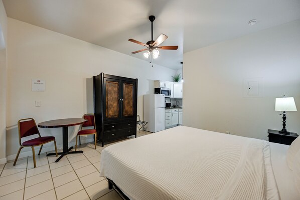 Interior - Everglades Getaway 15 Mi to NP: Sail + Swim! (Naples)