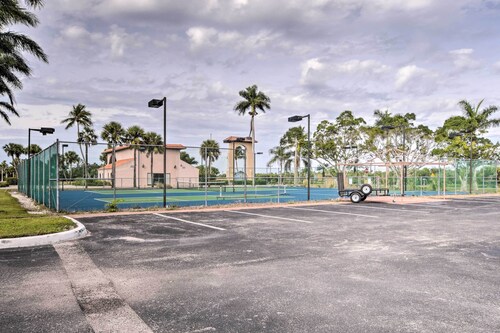Resort on Marina: Everglades Escape on Heated Pool