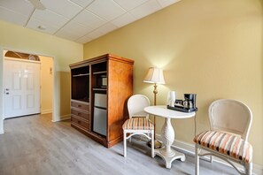Apartment (0 Bedroom) | Interior