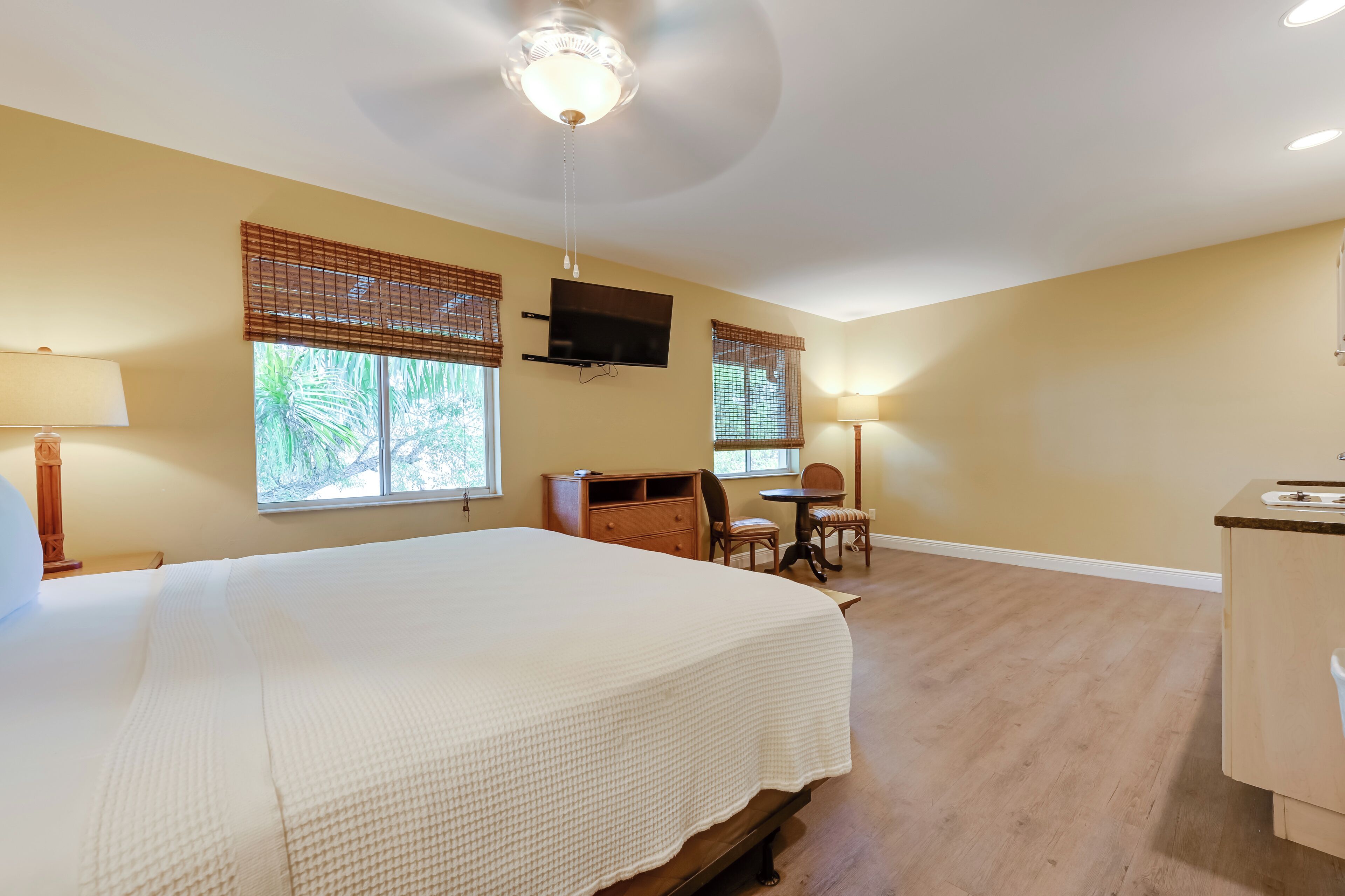 Apartment (0 Bedroom) | Interior