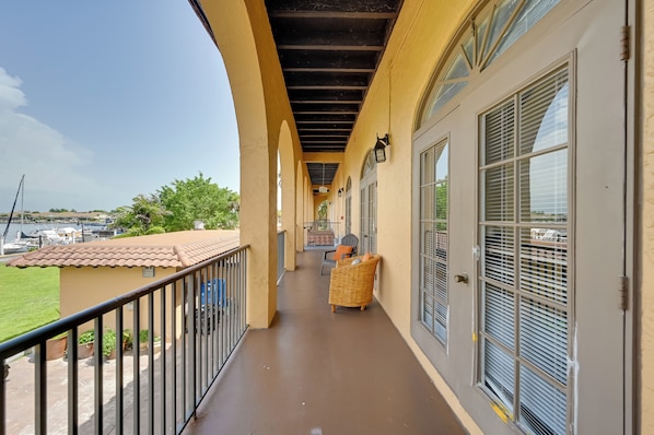 Apartment (0 Bedroom) | Interior