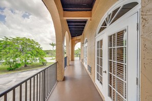 Apartment (0 Bedroom) | Interior - Hotel-style Studio 15 Mi to Everglades Nat'l Park (Naples)