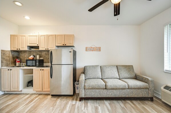 Apartment (0 Bedroom) | Interior