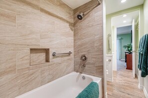 Apartment (1 Bedroom) | Interior