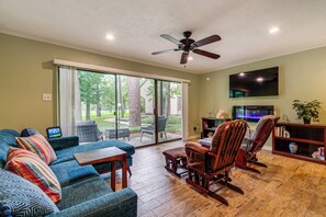 Interior - Walk to Lake Conroe - Condo w/ Community Perks! (Montgomery)
