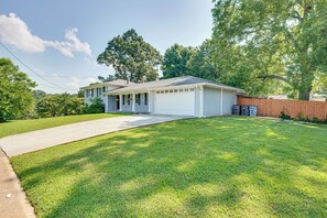 Apartment (1 Bedroom) | Interior - 1 Mi to Train: ATL Area Apt w/ Patio & Shared Yard (Atlanta)