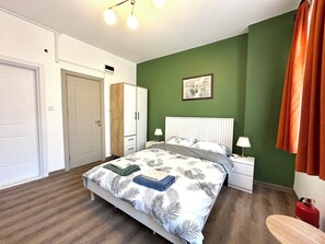 Iron/ironing board, WiFi, bed sheets