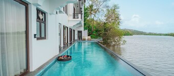 ELIVAAS VILLA FLEUVE