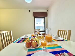 Dining - QUARTEIRA CENTRAL BEACH 2 by HOMING (Quarteira)