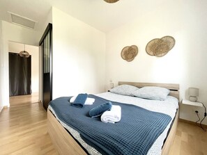 1 bedroom, WiFi, bed sheets