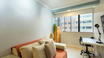 Basic Apartment | Living area
