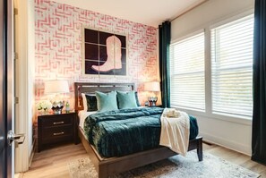 4 bedrooms, Internet - Rooftop Views Ping Pong Lounge Near Downtown Nashville (Nashville)