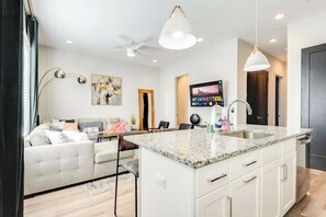 House | 4 bedrooms, Internet