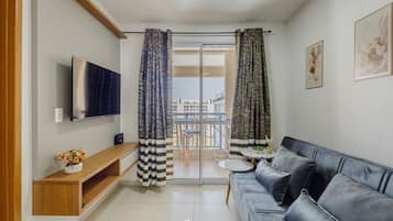 Basic Apartment | Living area
