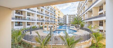 Basic Apartment | Pool