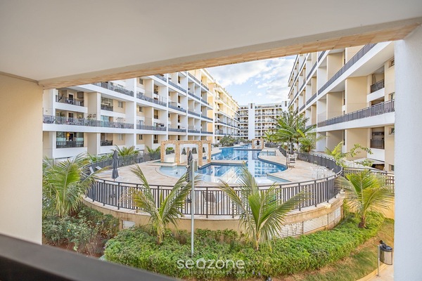 Basic Apartment | Pool