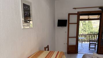 1 habitación, wifi y ropa de cama