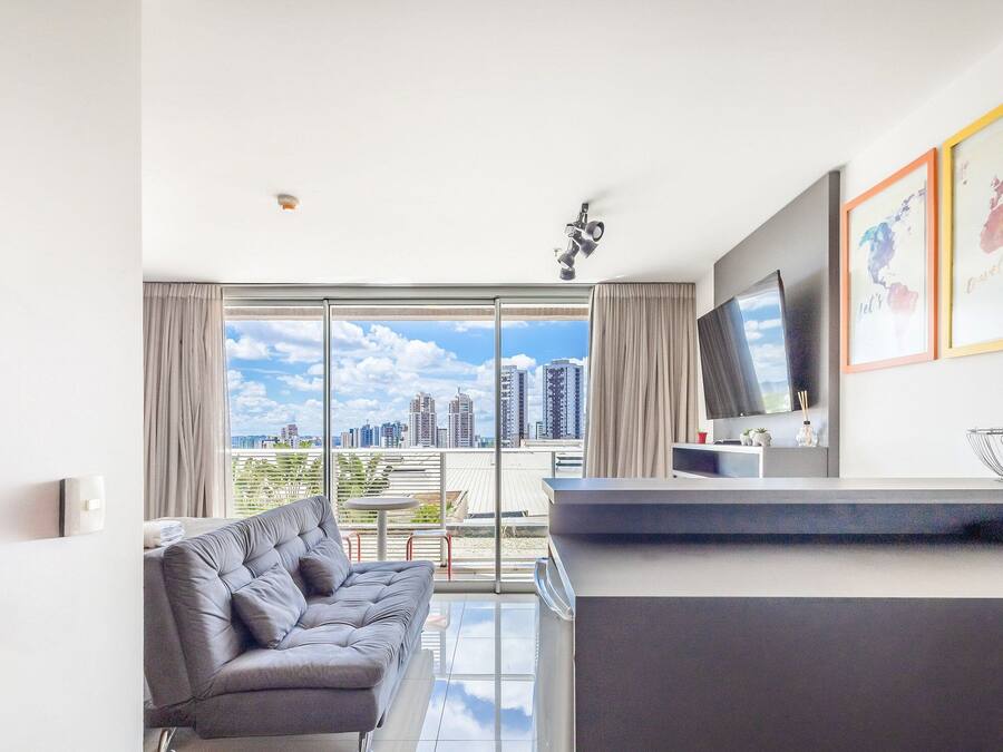 Apartamento básico | Área de estar | Smart TV 32 polegadas com canais digitais