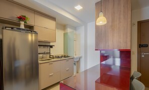 Apartamento básico | Cozinha privada | Talheres/pratos/utensílios de cozinha