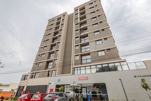 Perushuoneisto | Ulkopuoli