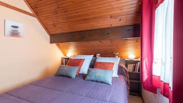 3 bedrooms, iron/ironing board, WiFi